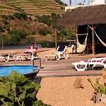 Douro Yacht Charter & 보트호텔