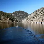 Douro Yacht Charter & Bådhotel São João da Pesqueira