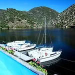 Botel Douro Yacht Charter & 3*