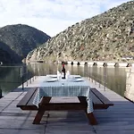 Douro Yacht Charter & 3*