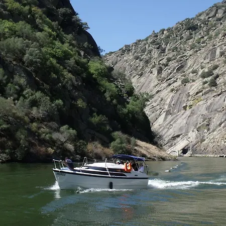 Douro Yacht Charter & 船上ホテル 3*