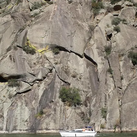 船上ホテル Douro Yacht Charter & 3*