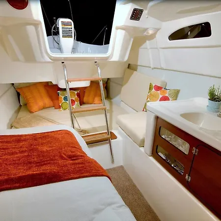 Douro Yacht Charter & 3*