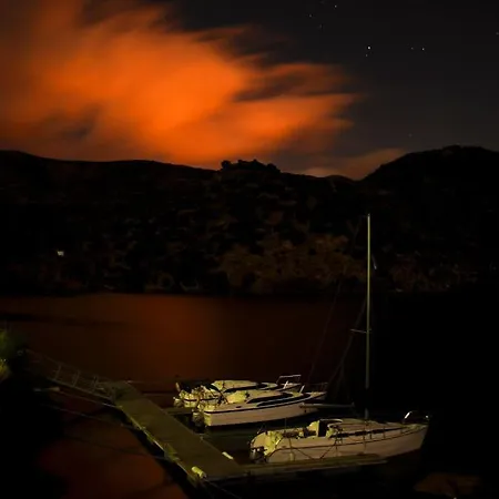 Douro Yacht Charter & 3*