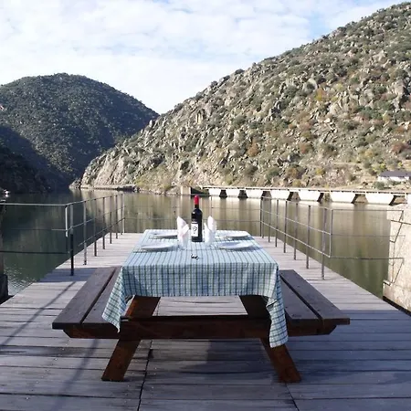 Douro Yacht Charter & 3*