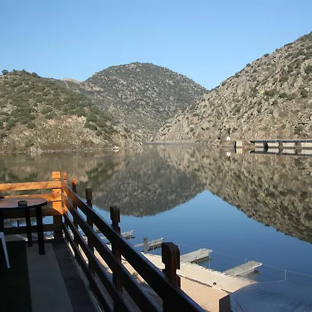 Douro Yacht Charter & Båthotell 3*