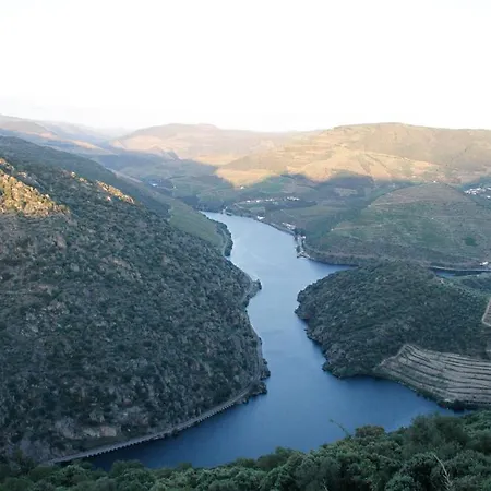 Douro Yacht Charter & Båthotell 3*