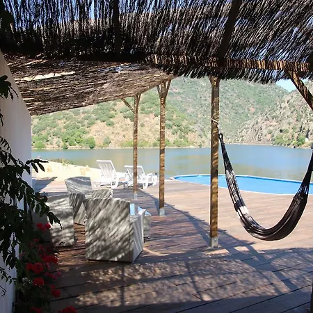 Douro Yacht Charter & Båthotell 3*