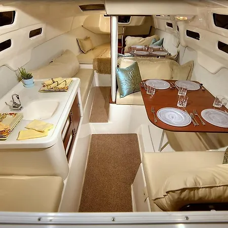 船上ホテル Douro Yacht Charter & 3*