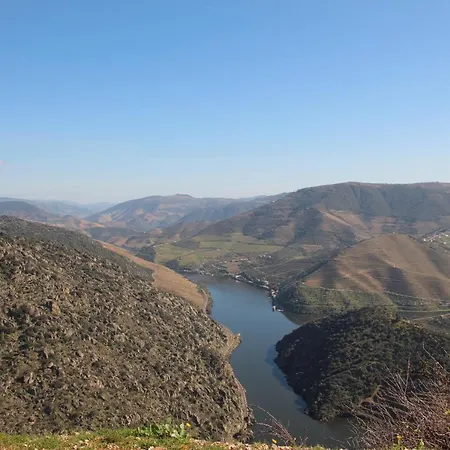 Douro Yacht Charter & Båthotell São João da Pesqueira