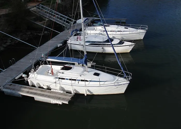 Bådhotel Douro Yacht Charter & 3*