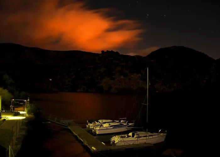 Douro Yacht Charter & 3*