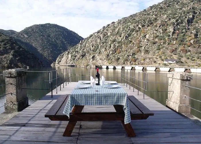 Douro Yacht Charter & 3*