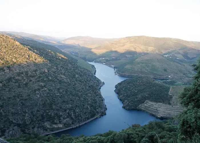 Douro Yacht Charter & Botel 3*