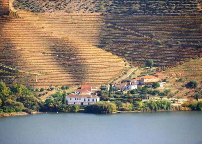 Douro Yacht Charter & 3* São João da Pesqueira